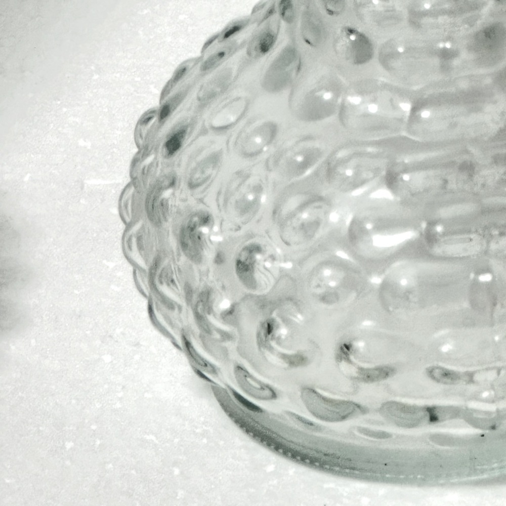 Vintage set of (2) Heirloom Hobnail Bud Vase Clear - Picture 5 of 9